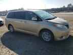 2011 TOYOTA SIENNA