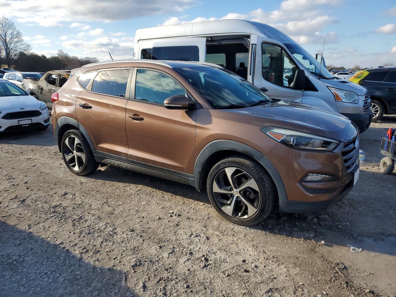 2016 HYUNDAI TUCSON
