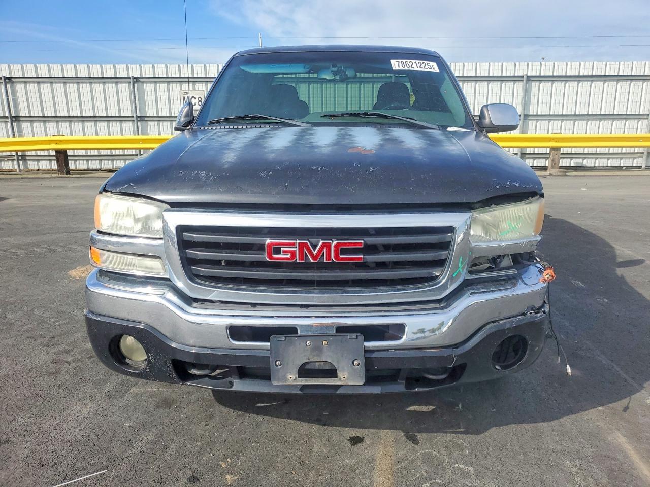 2004 GMC Sierra