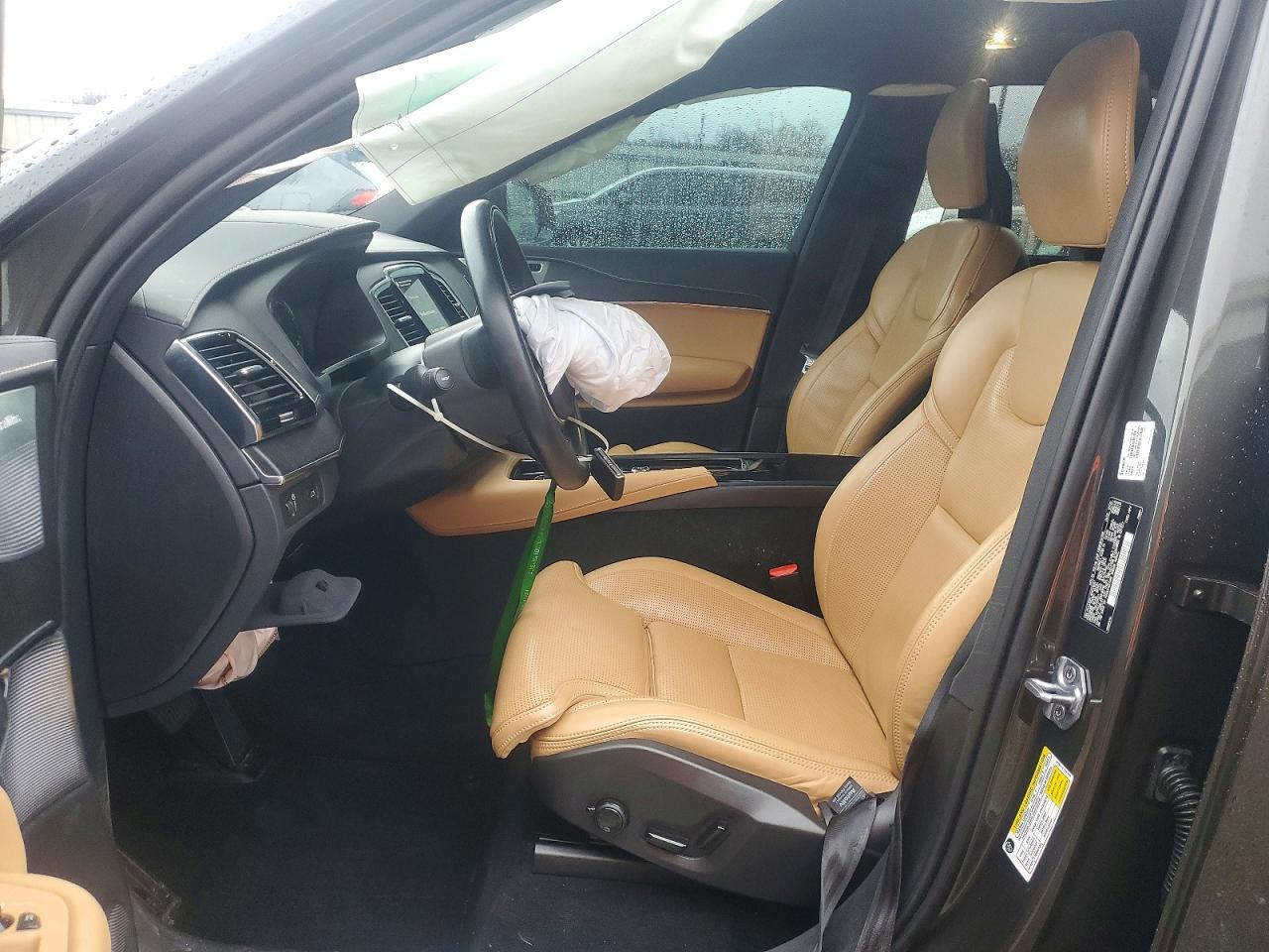 2021 VOLVO XC90