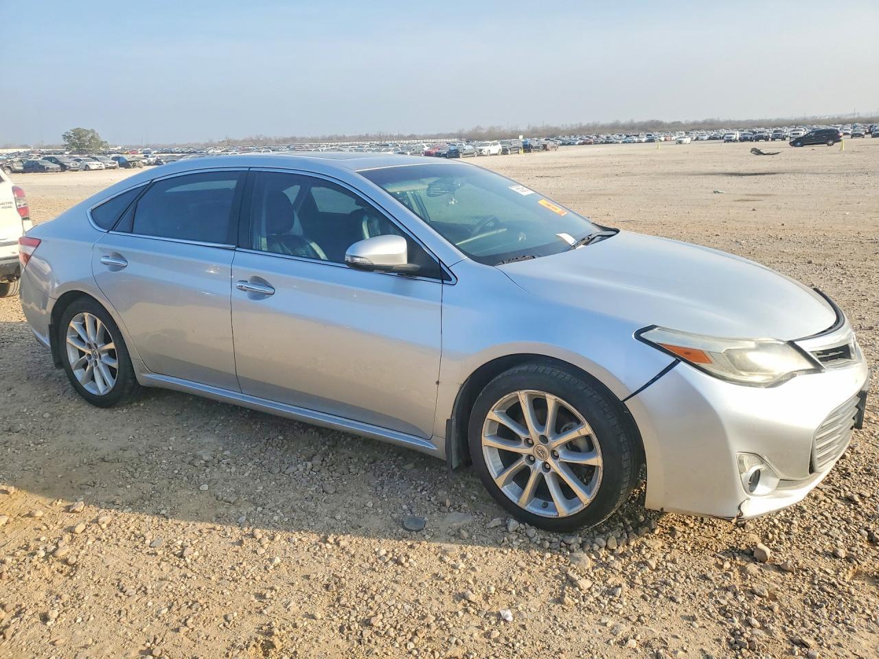2013 TOYOTA Avalon