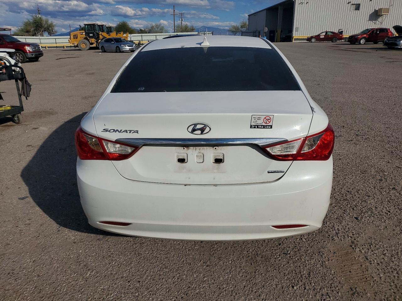 2011 HYUNDAI SONATA
