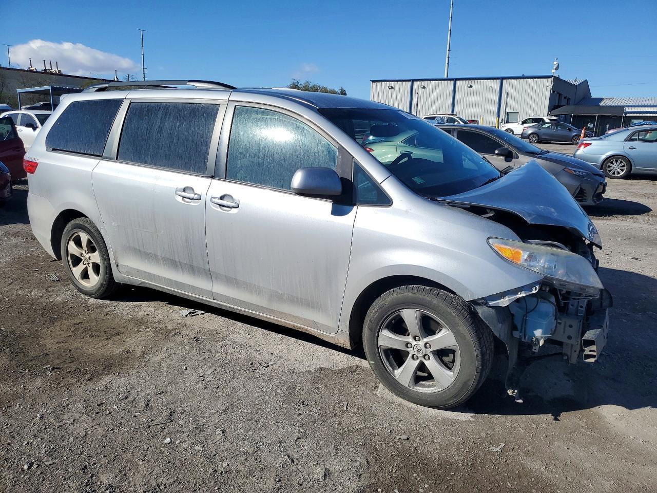 2015 TOYOTA SIENNA