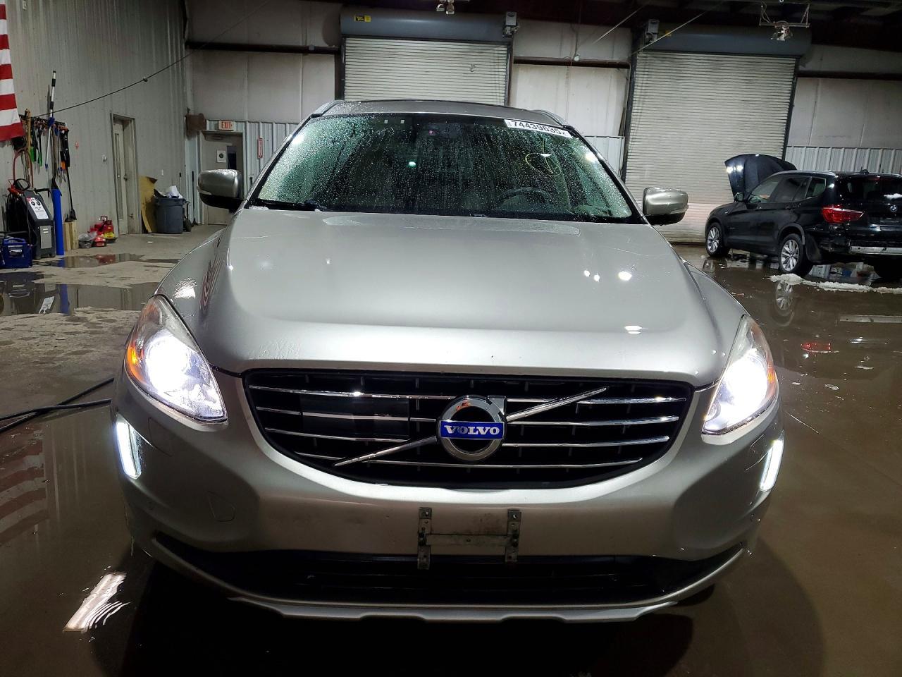 2015 VOLVO XC60