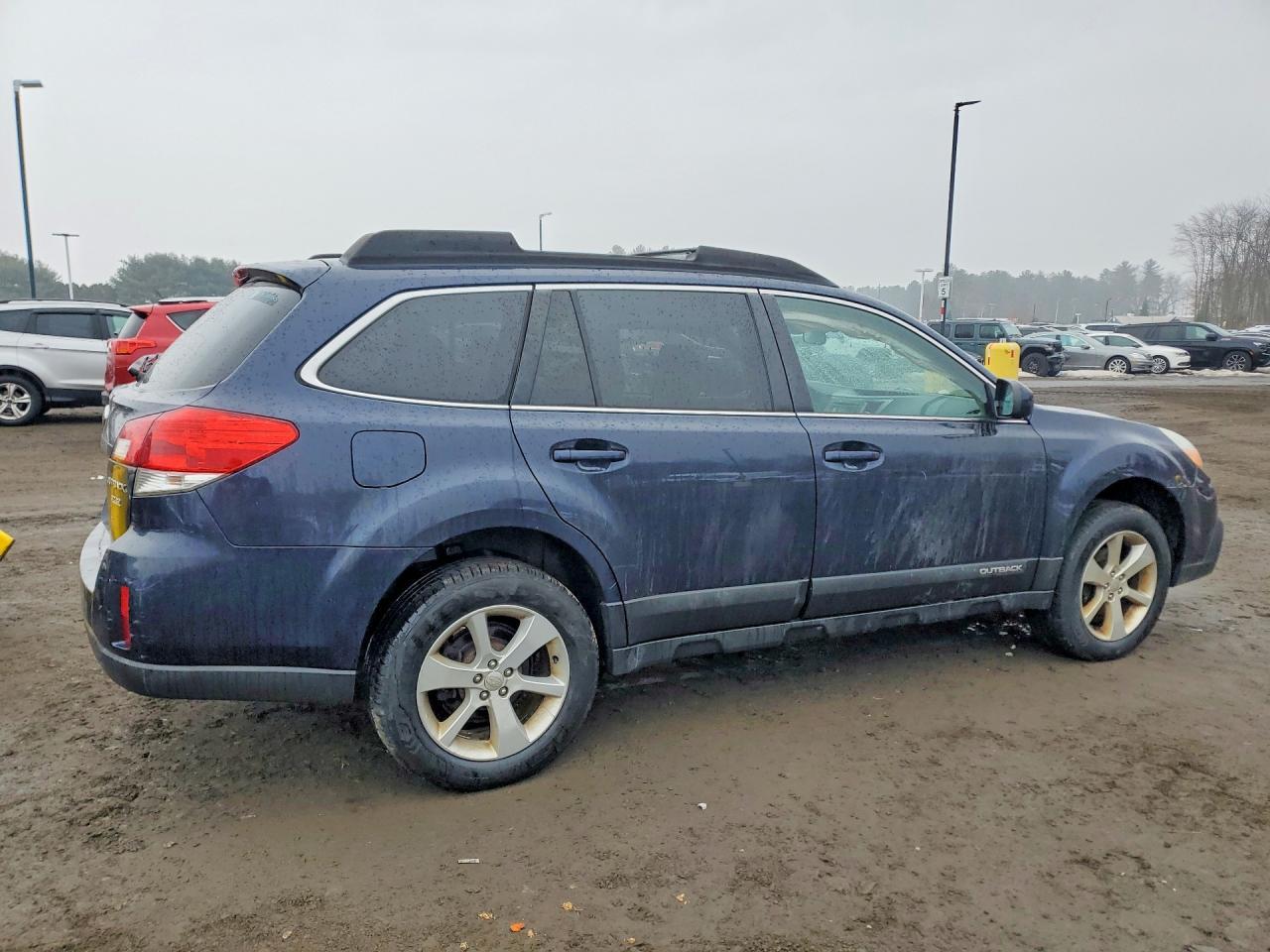2013 SUBARU Outback
