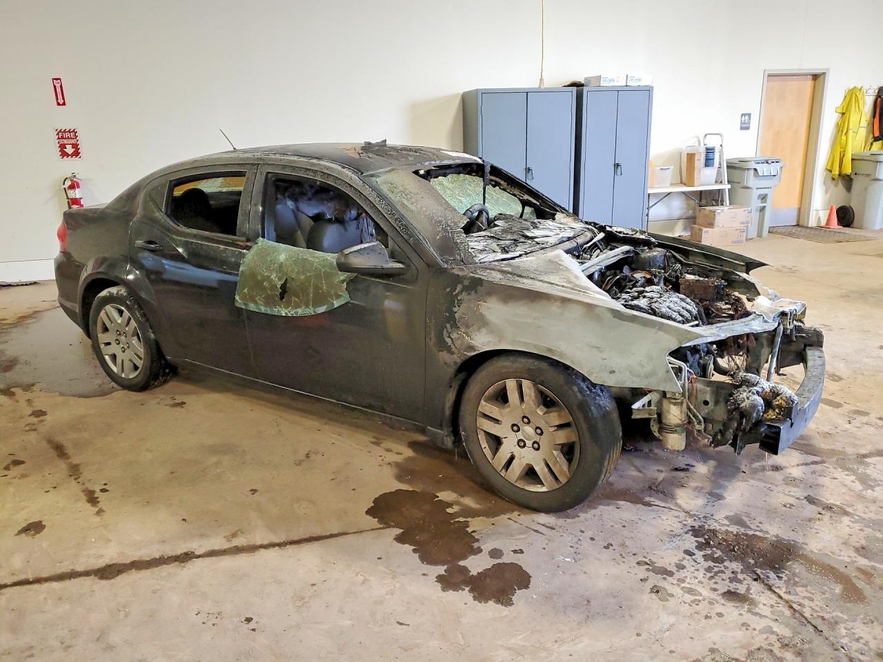 2013 DODGE Avenger