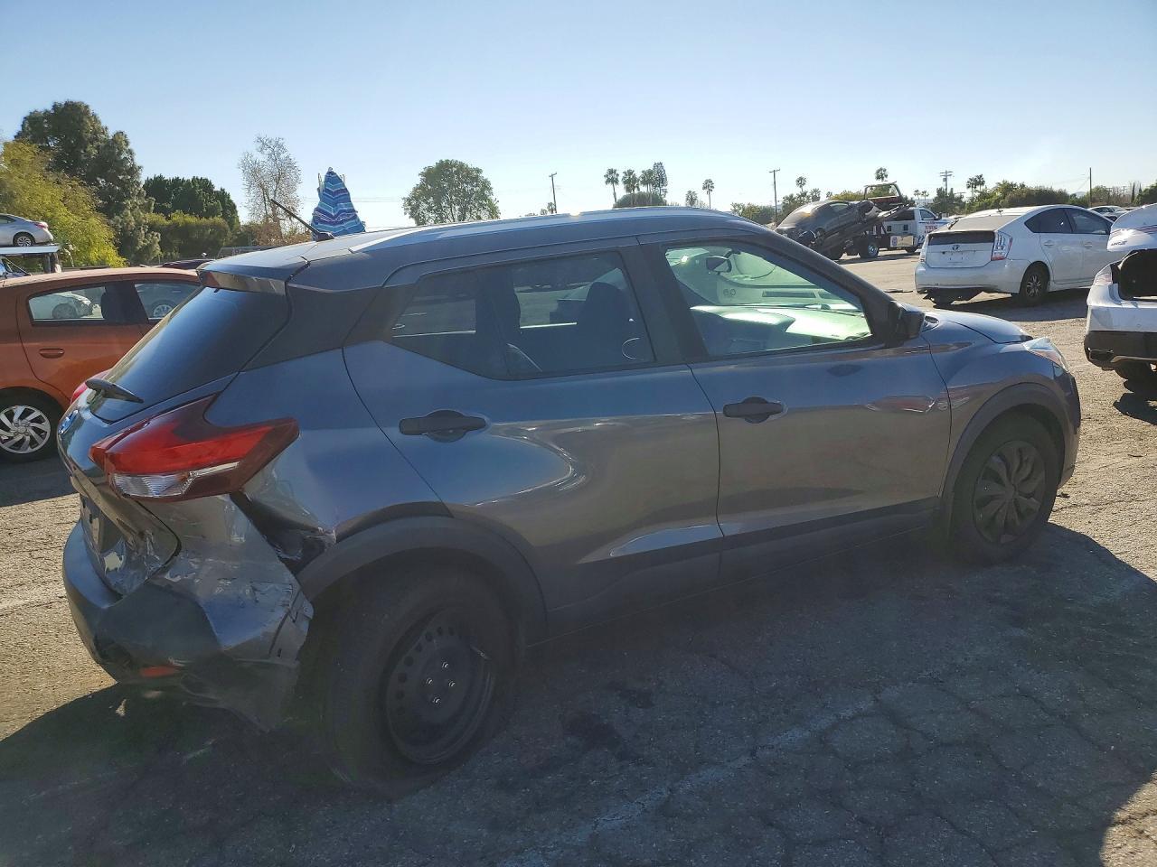 2018 NISSAN KICKS