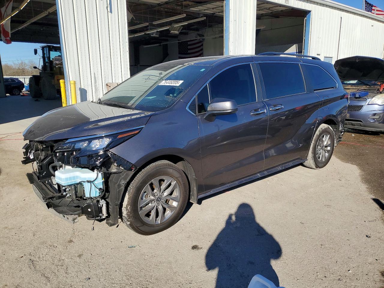 2024 TOYOTA SIENNA