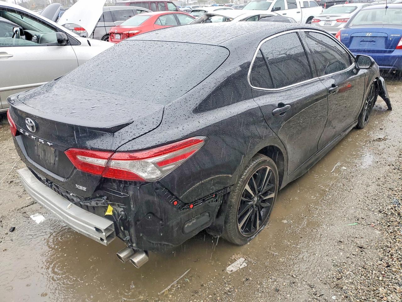 2018 TOYOTA CAMRY