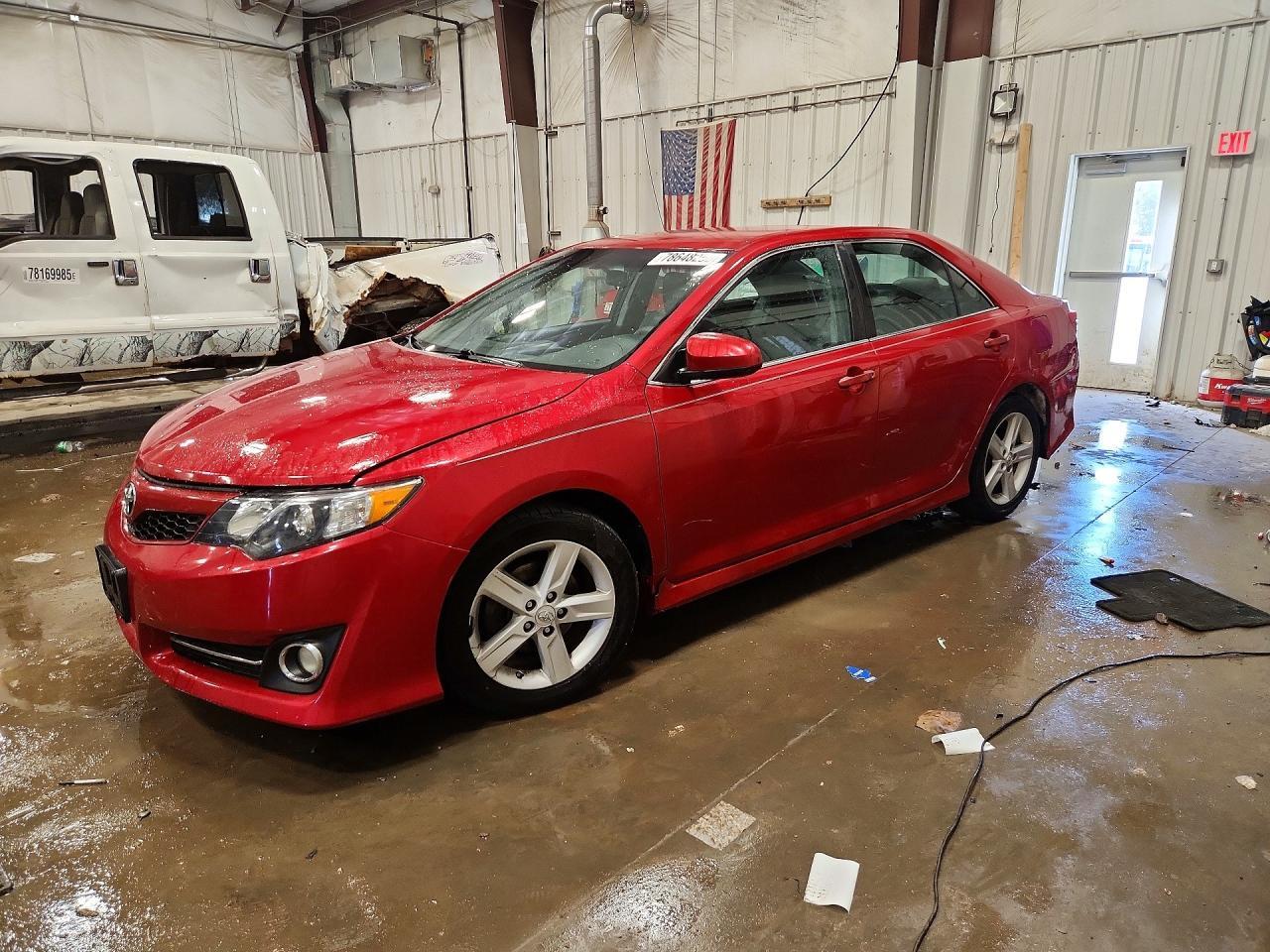 2014 TOYOTA CAMRY