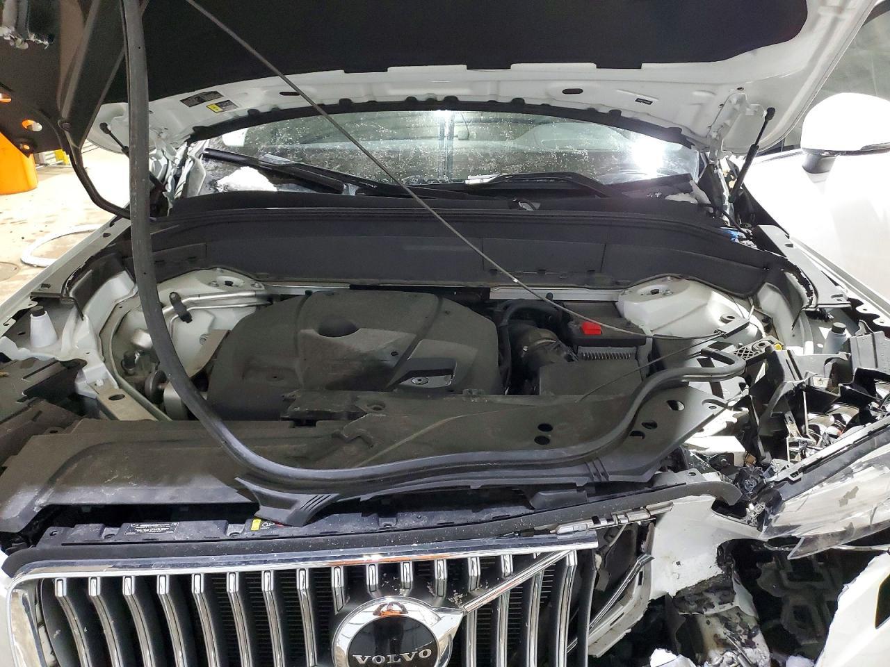 2021 VOLVO XC90