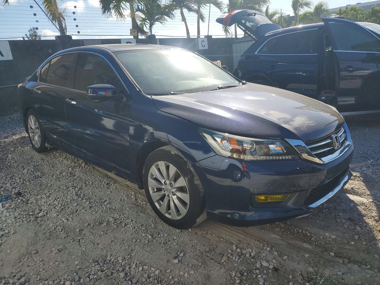 2015 HONDA ACCORD