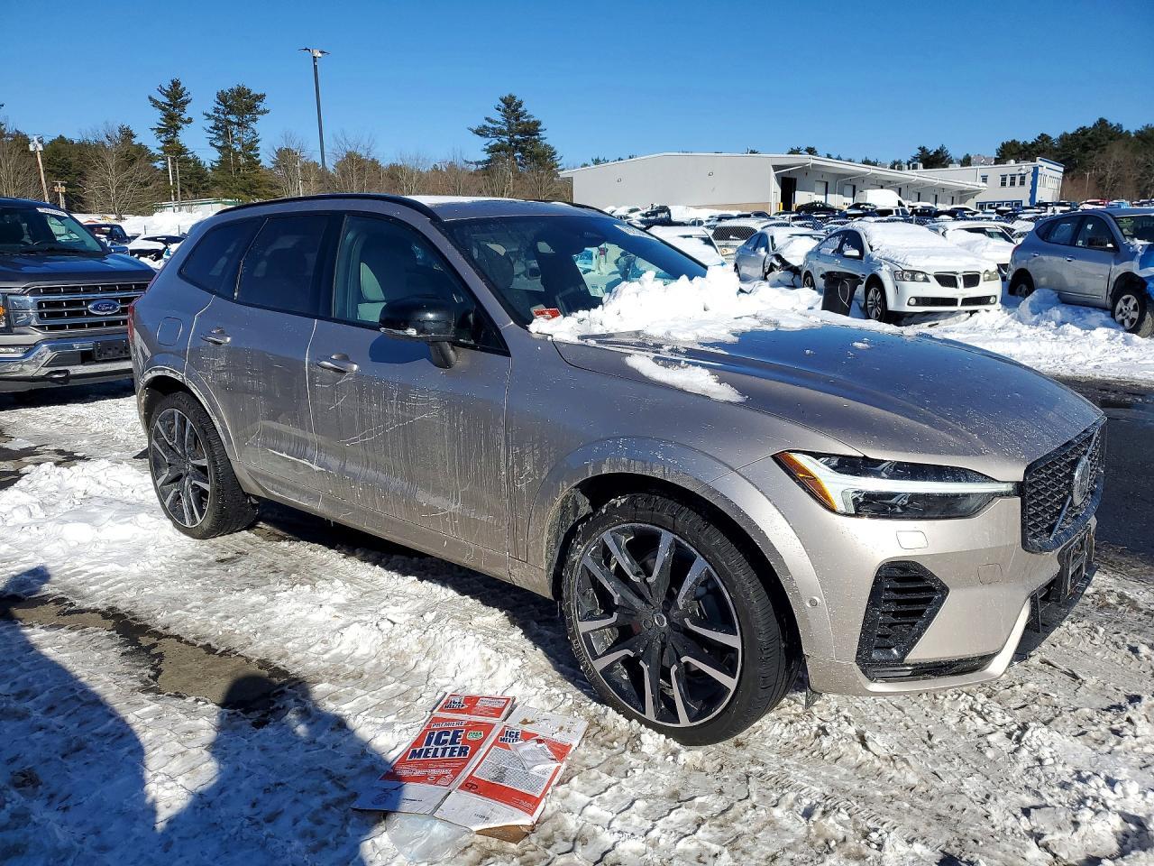 2024 VOLVO XC60