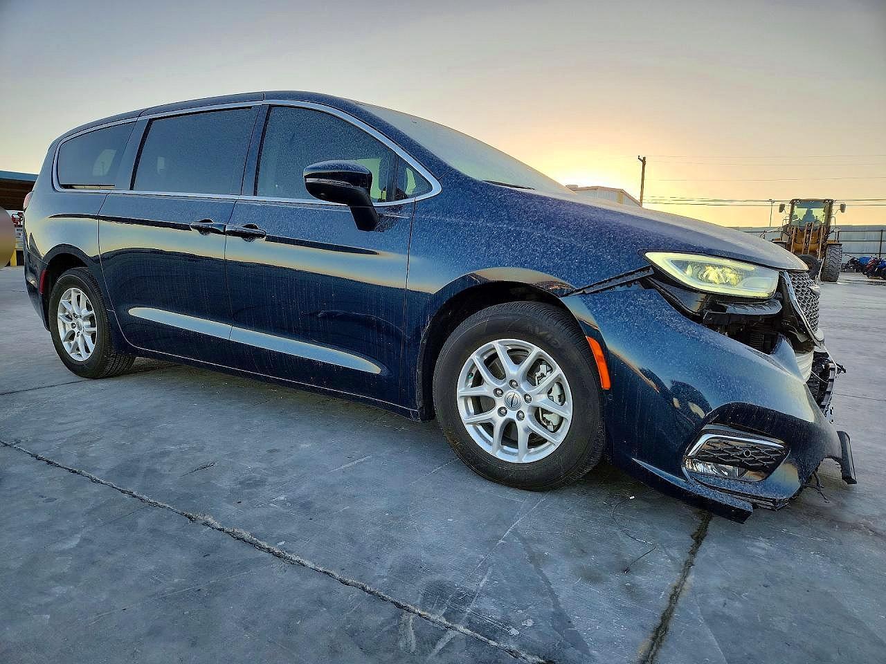 2023 CHRYSLER Pacifica