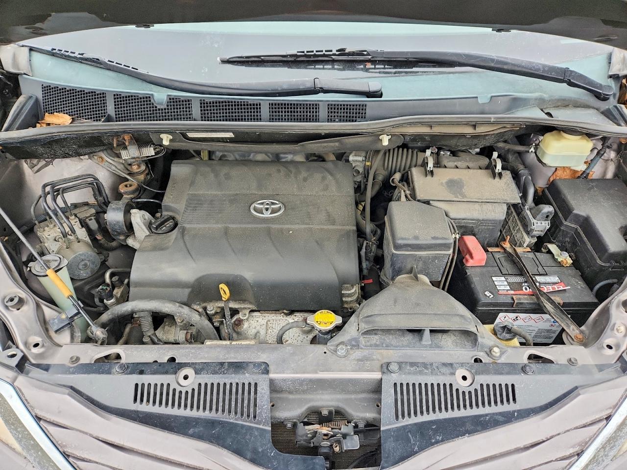 2015 TOYOTA SIENNA