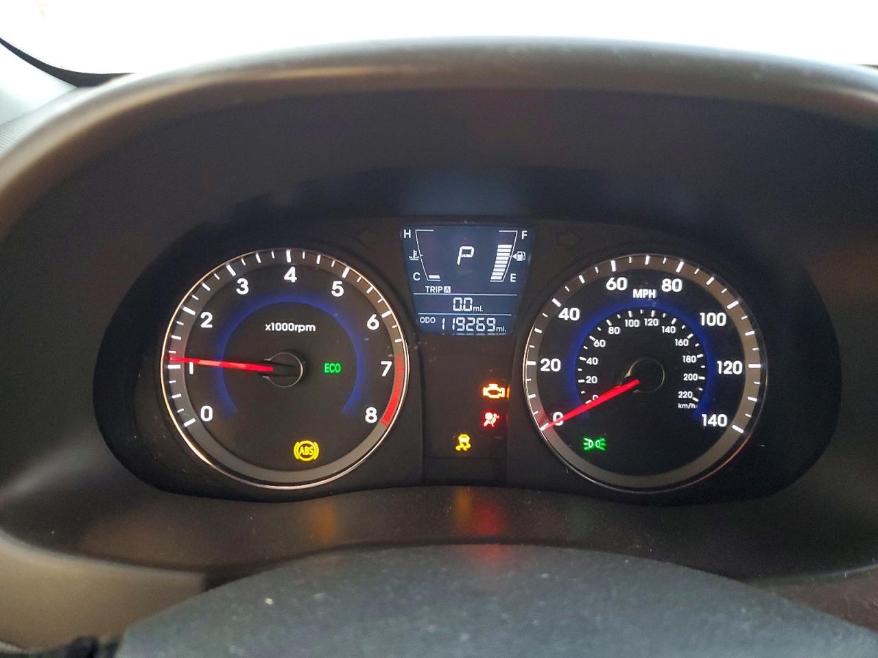 2012 HYUNDAI ACCENT