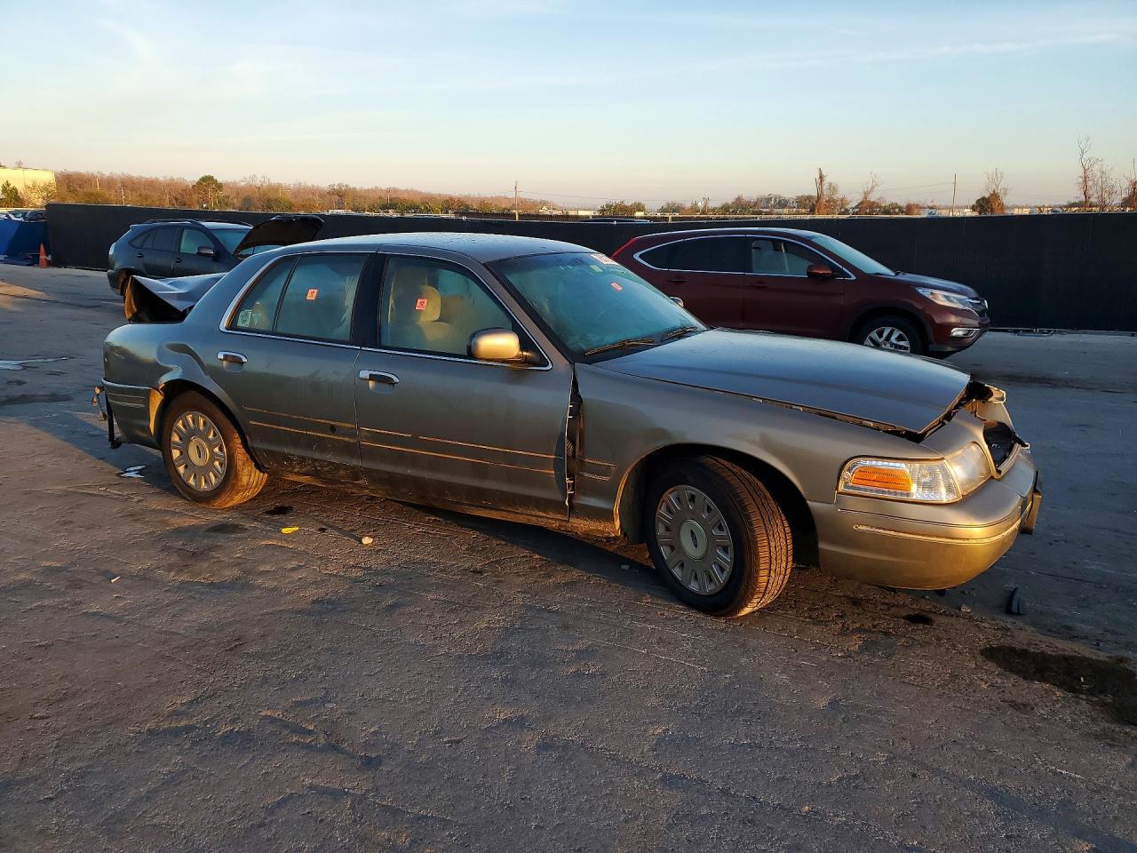 2003 FORD Crown Victoria