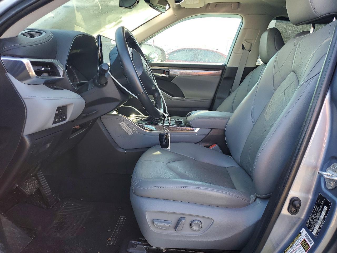 2022 TOYOTA HIGHLANDER