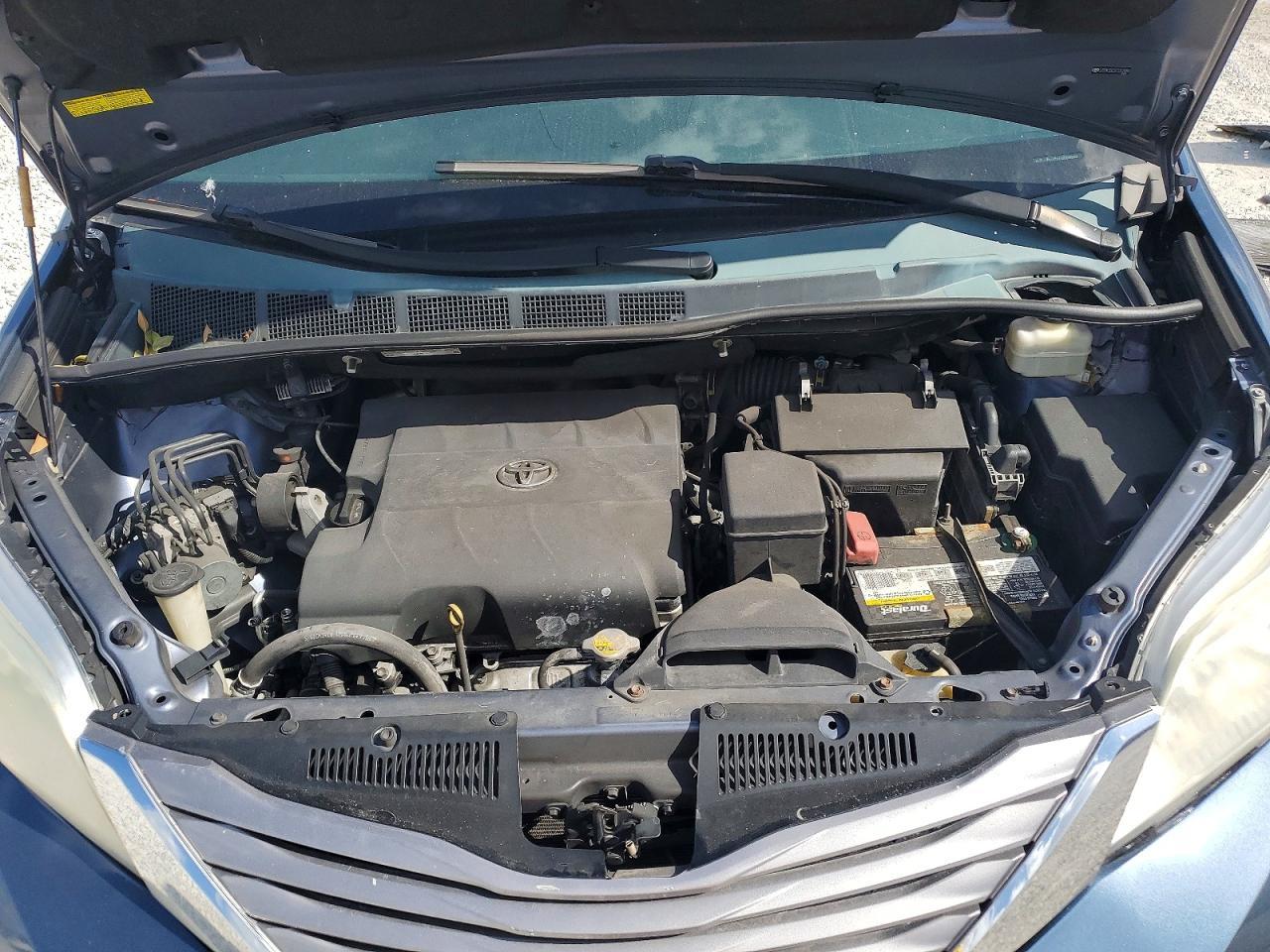 2015 TOYOTA SIENNA