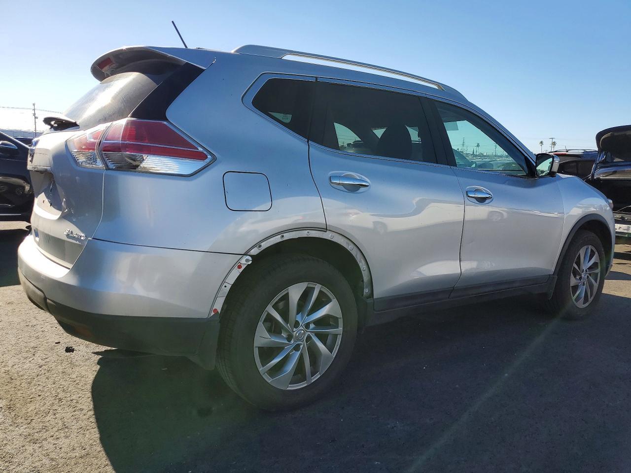 2015 NISSAN ROGUE