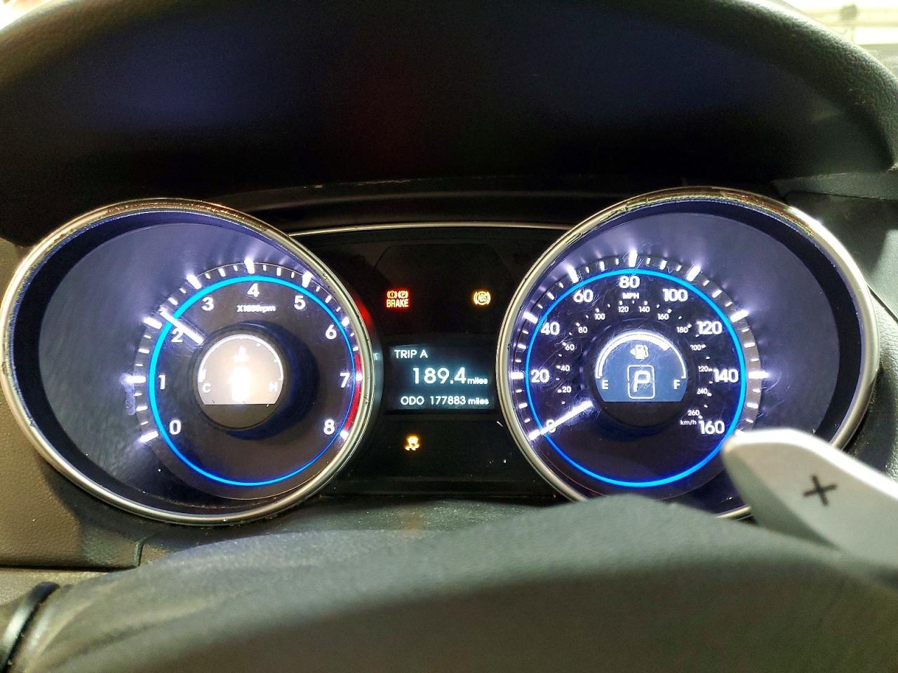 2011 HYUNDAI SONATA