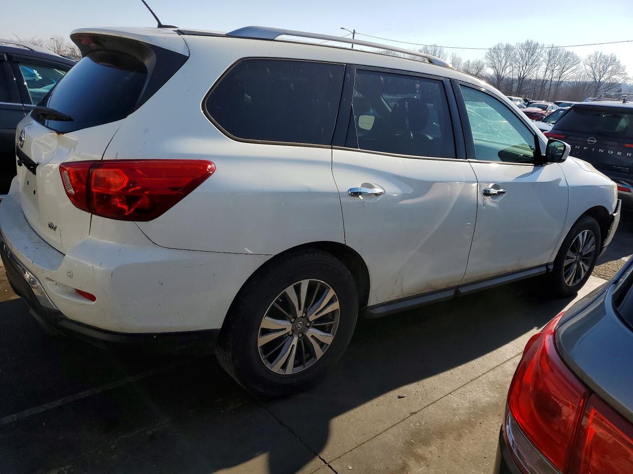 2017 NISSAN PATHFINDER