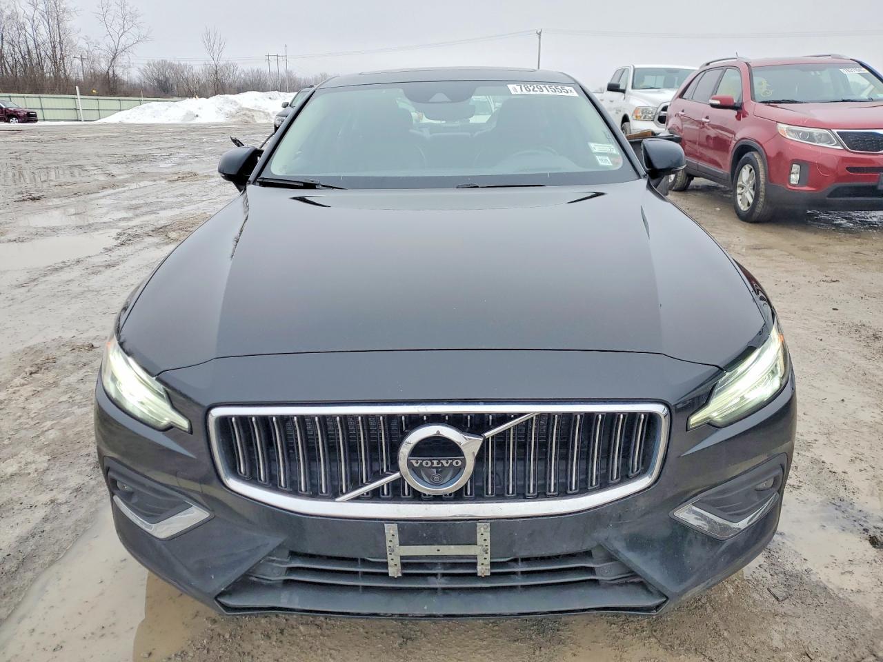 2022 VOLVO S60