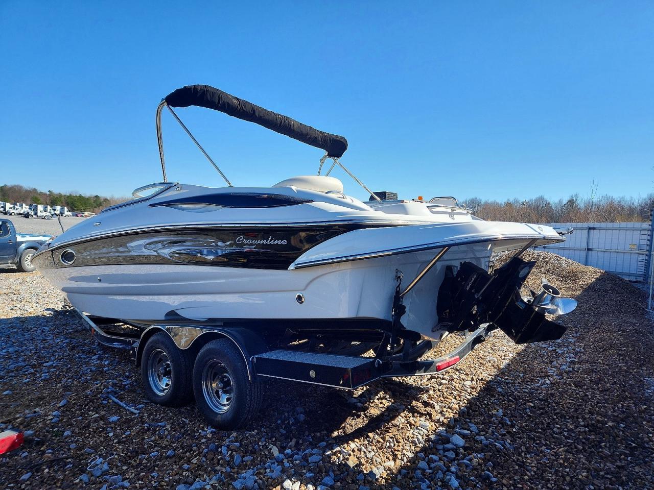2006 Crownline Boat