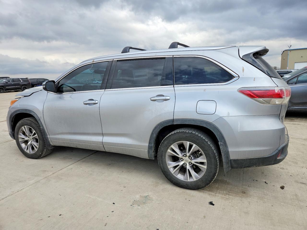 2015 TOYOTA HIGHLANDER