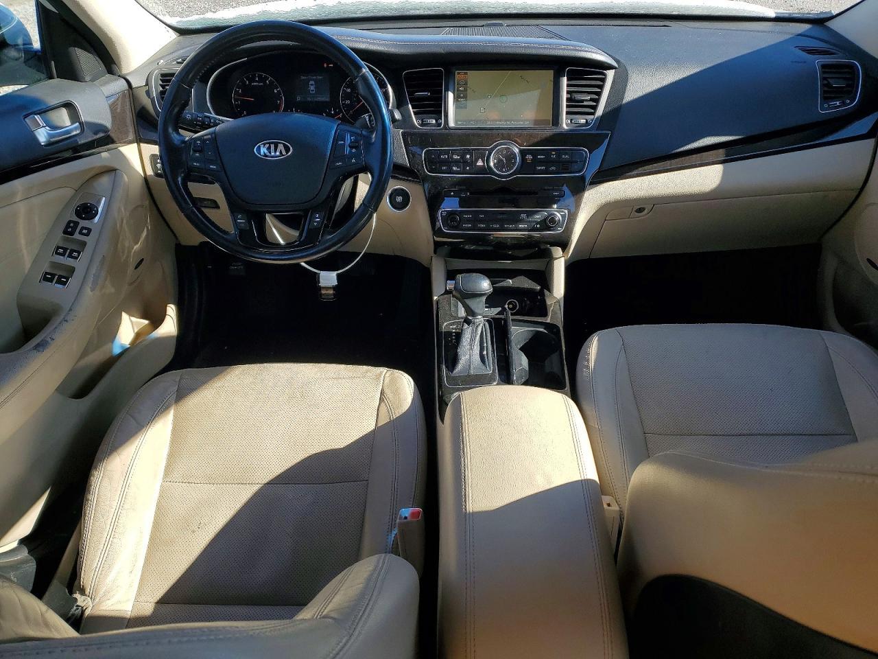 2016 KIA Cadenza