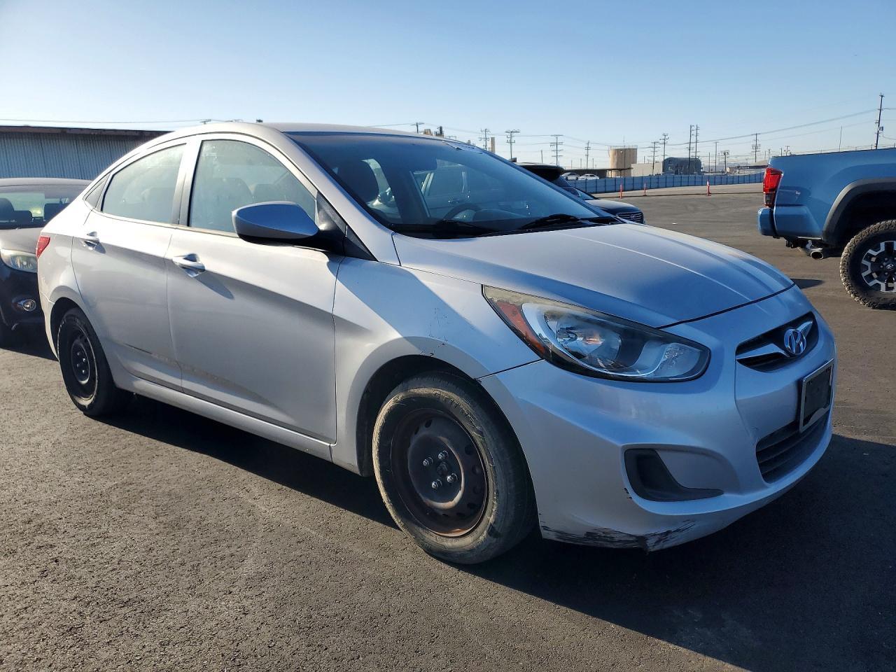2012 HYUNDAI ACCENT