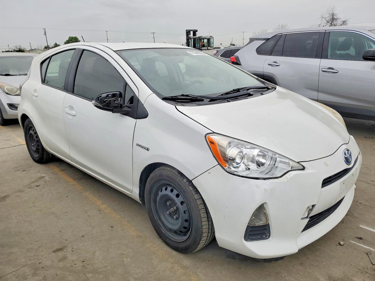 2013 TOYOTA Prius c