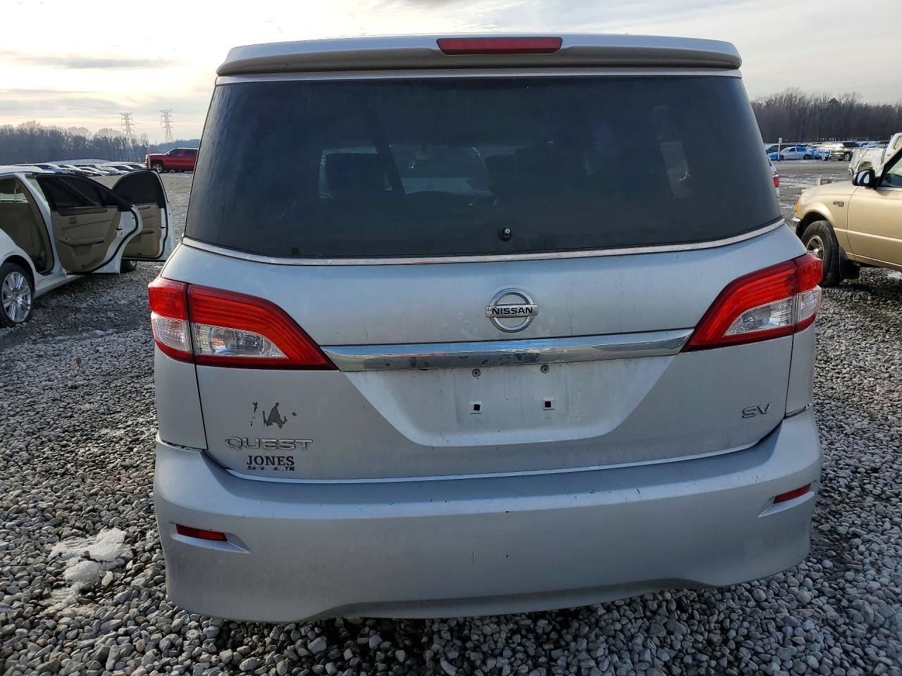 2015 NISSAN Quest