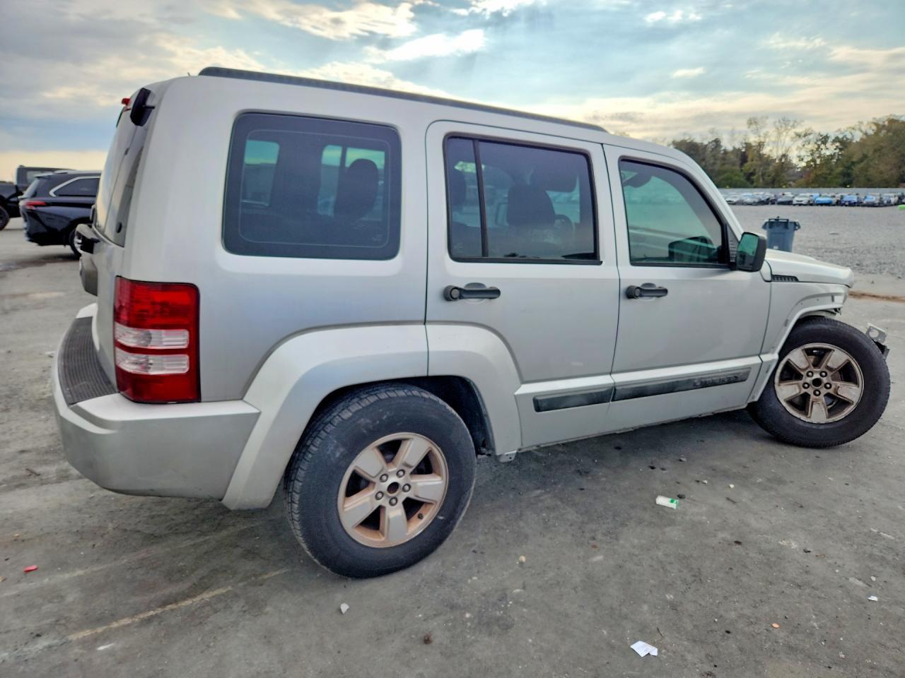 2012 JEEP Liberty