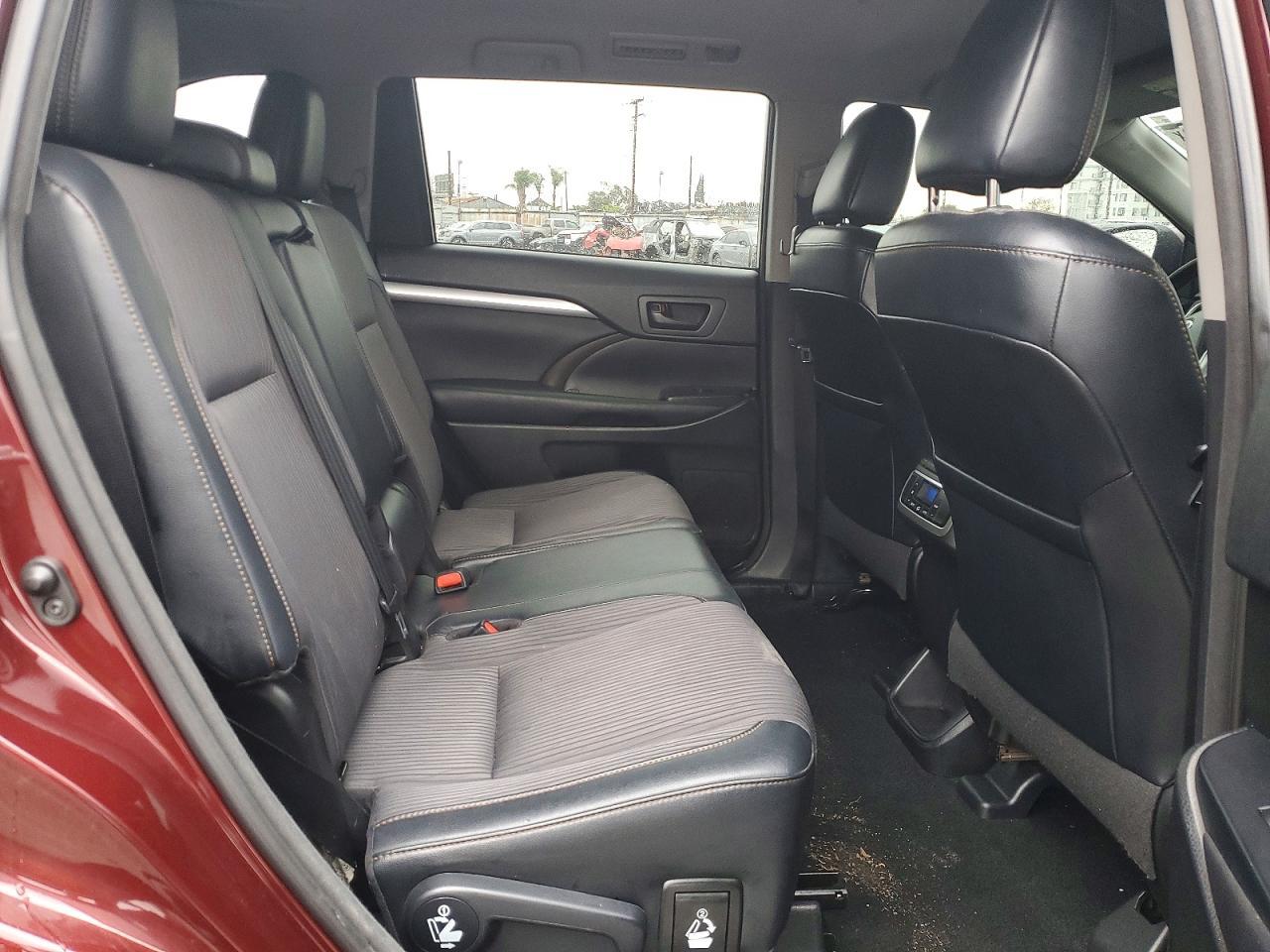 2017 TOYOTA HIGHLANDER