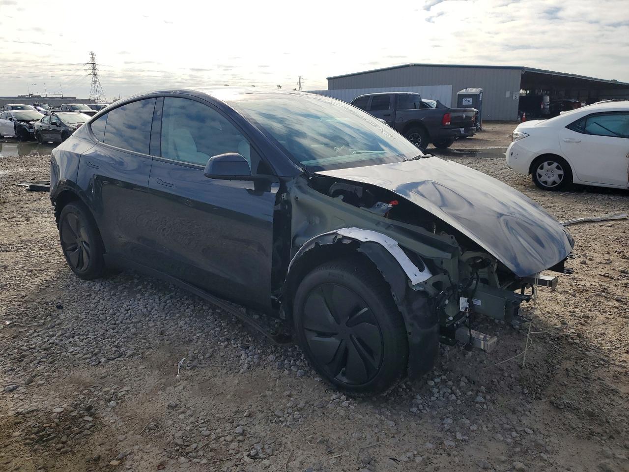 2026 TESLA MODEL Y