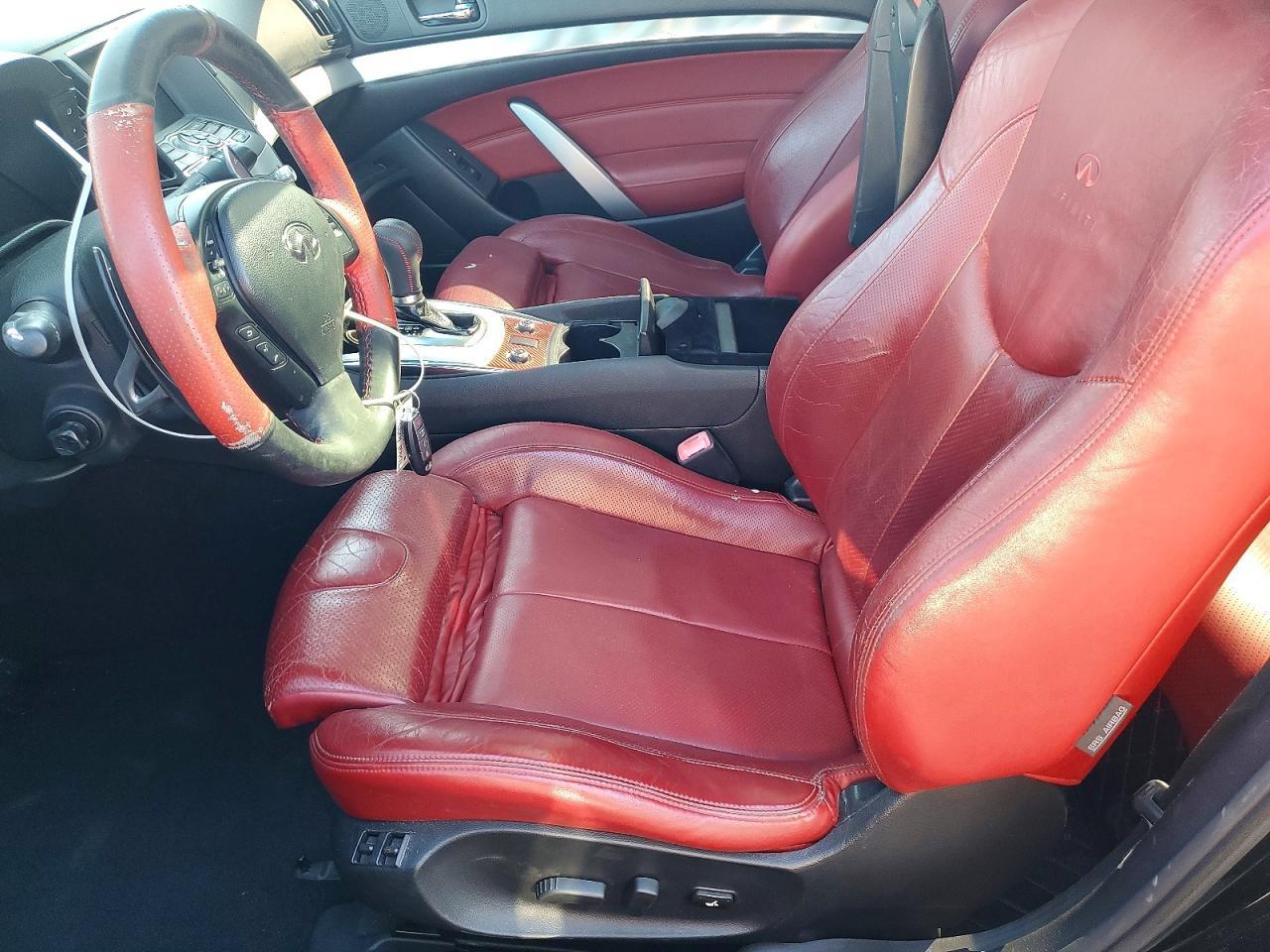 2011 INFINITI G37