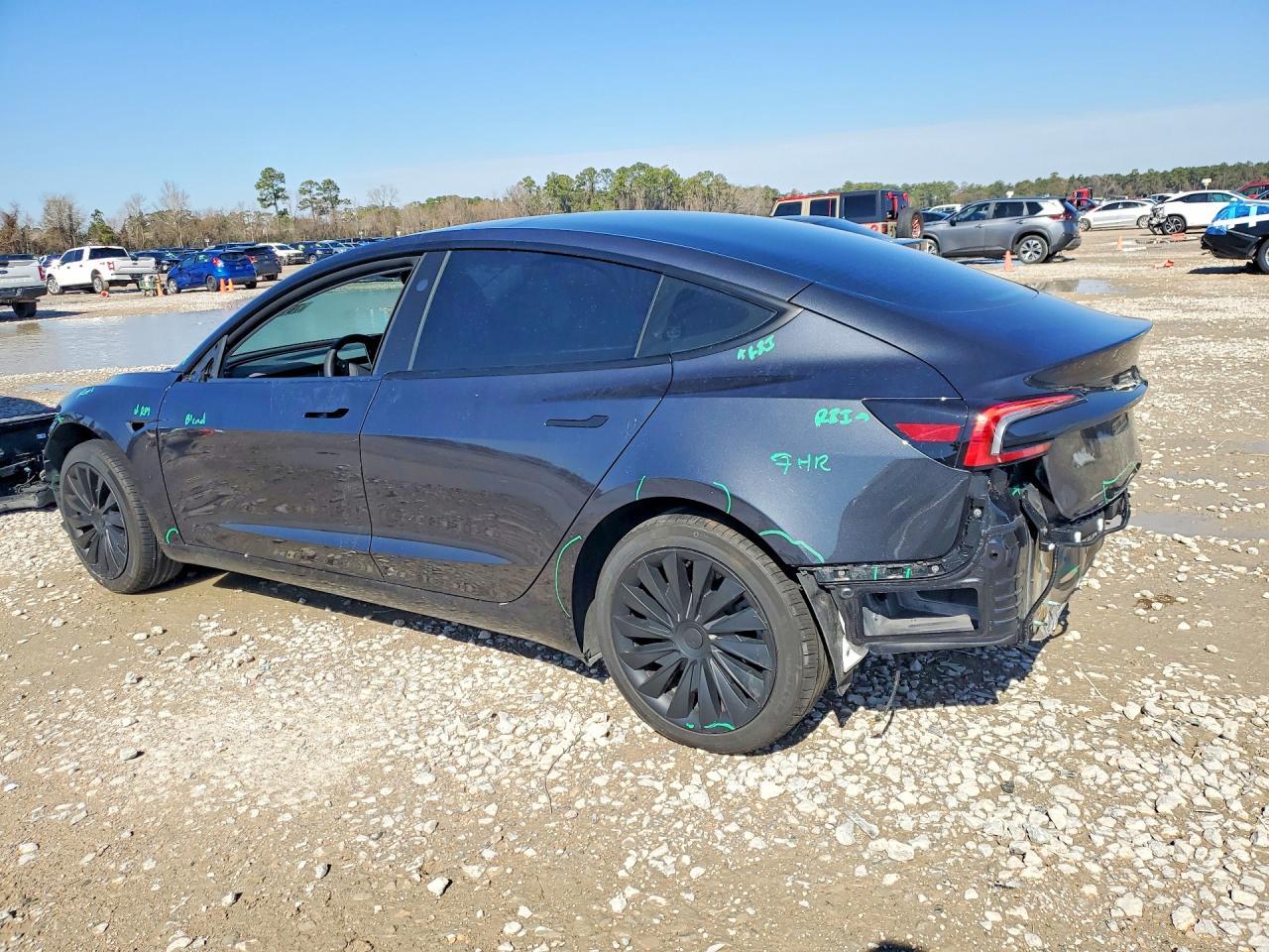 2025 TESLA MODEL 3