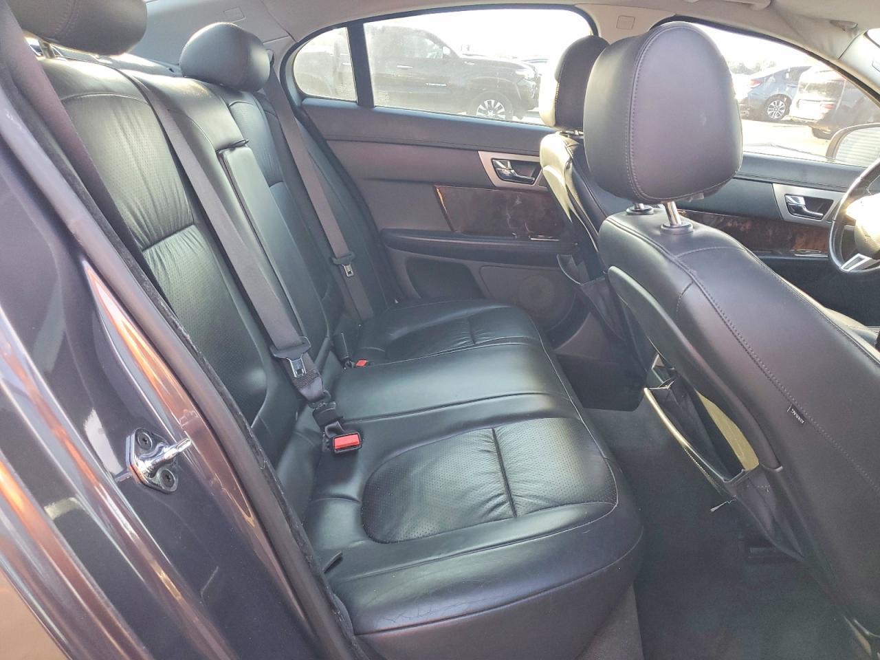 2009 JAGUAR XF
