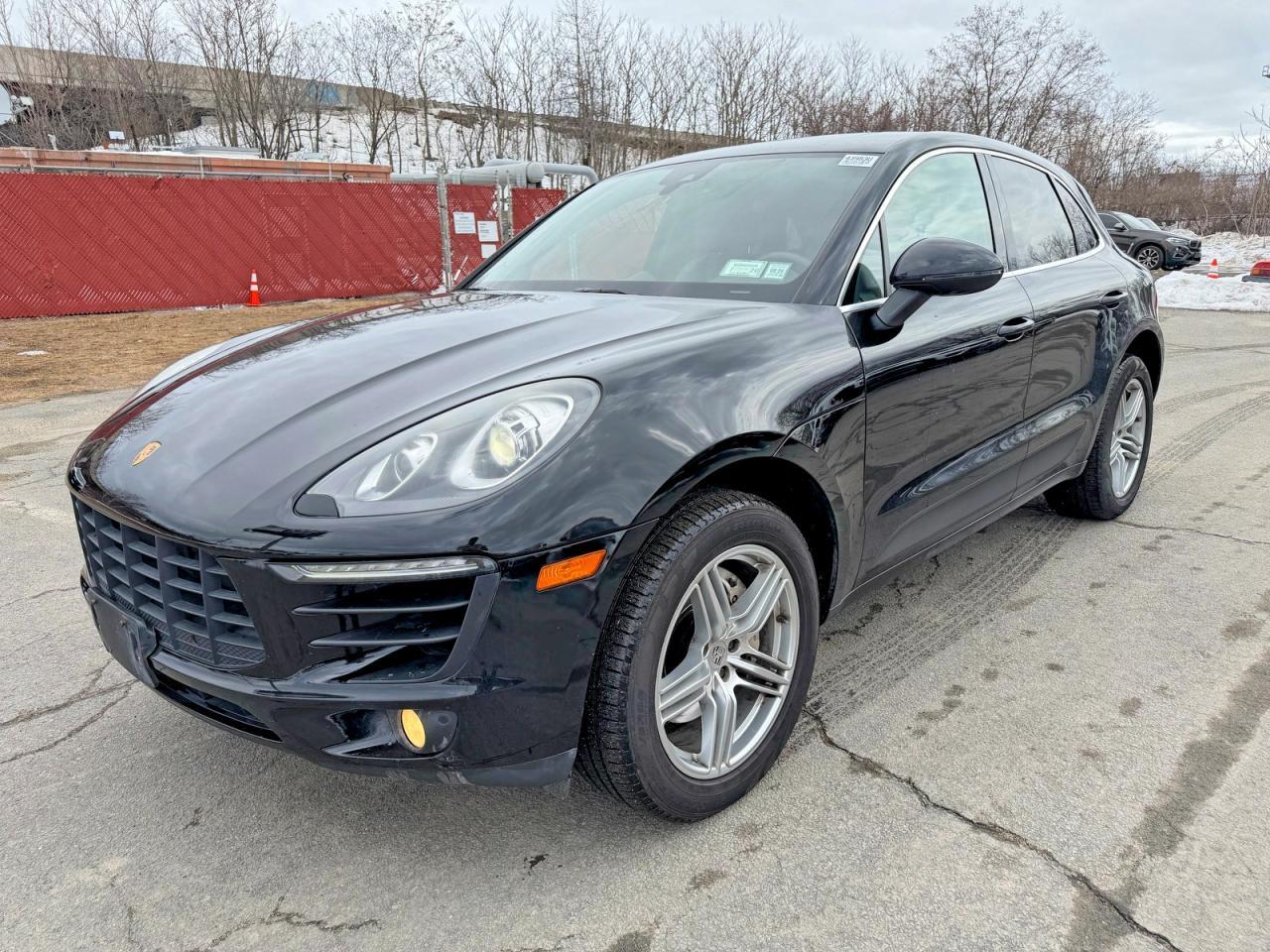 2017 PORSCHE Macan