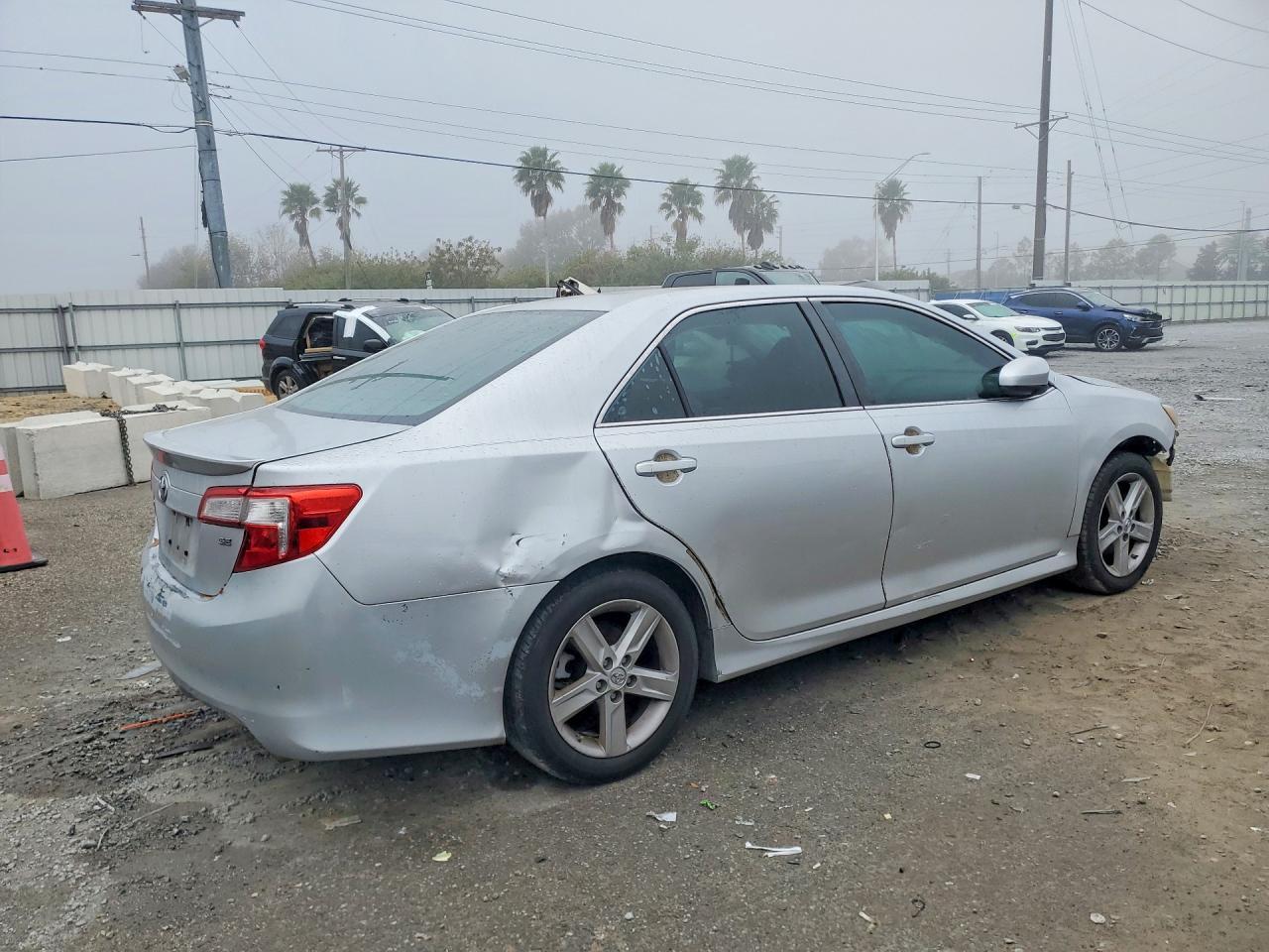 2014 TOYOTA CAMRY