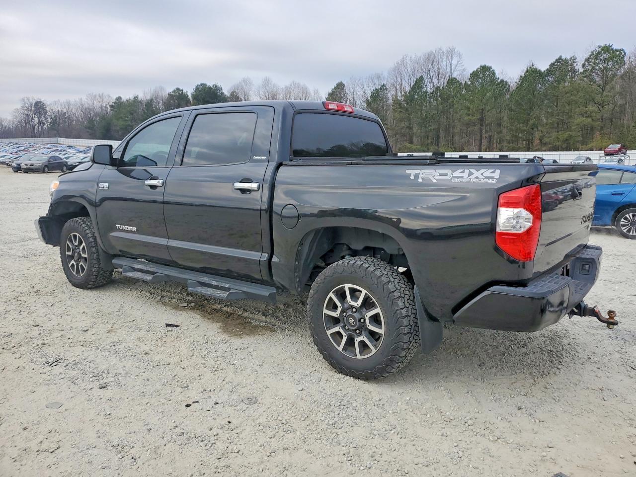 2017 TOYOTA TUNDRA