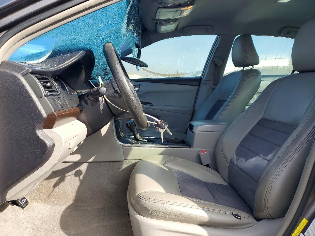 2016 TOYOTA CAMRY
