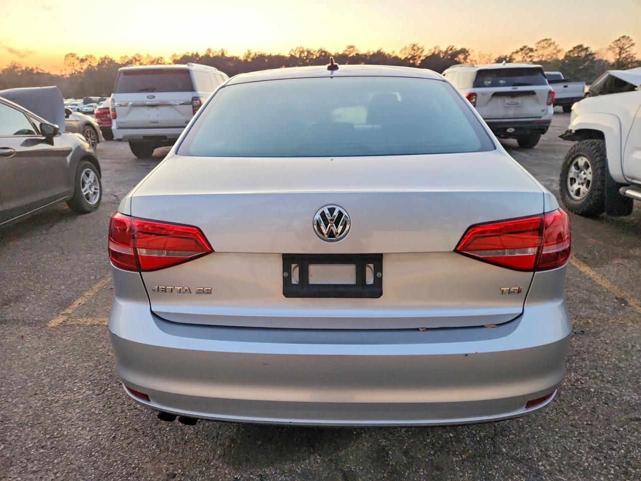 2015 VOLKSWAGEN JETTA