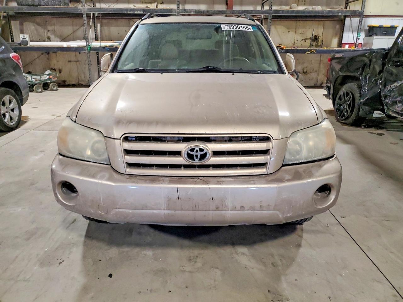 2004 TOYOTA HIGHLANDER