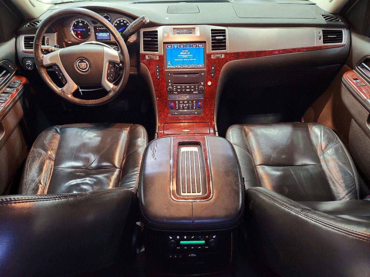 2010 CADILLAC ESCALADE