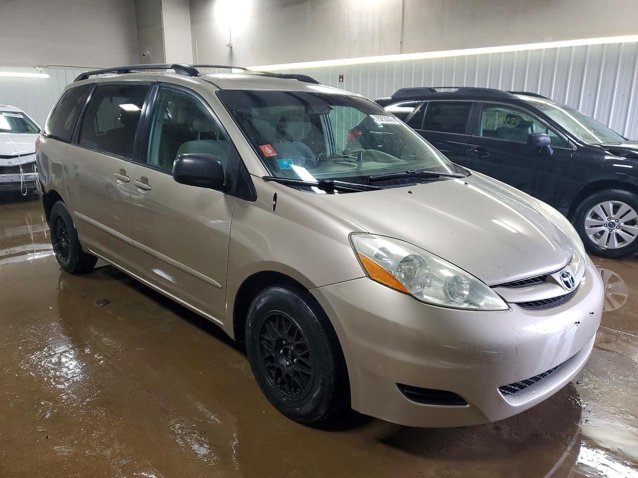 2006 TOYOTA SIENNA