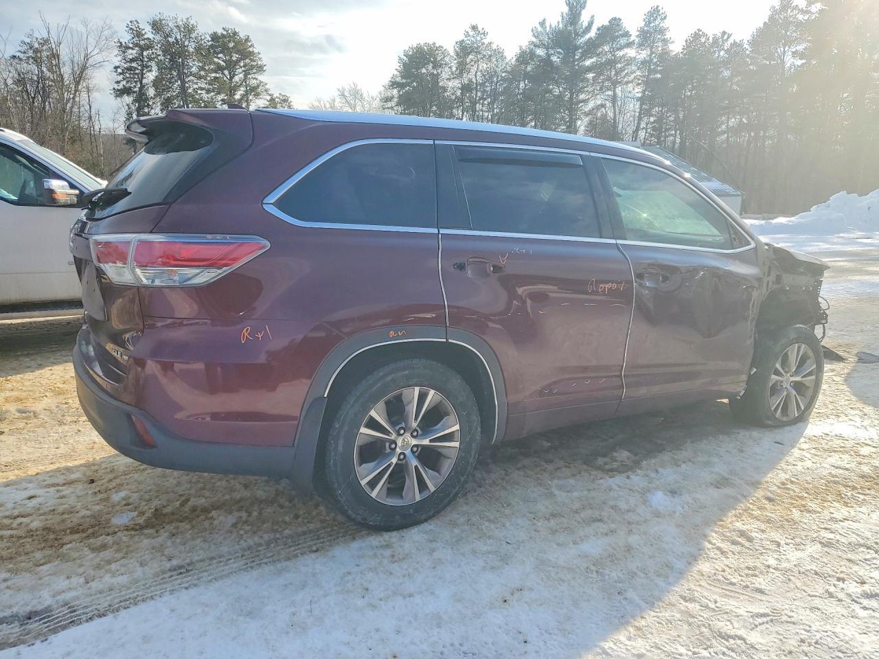 2015 TOYOTA HIGHLANDER