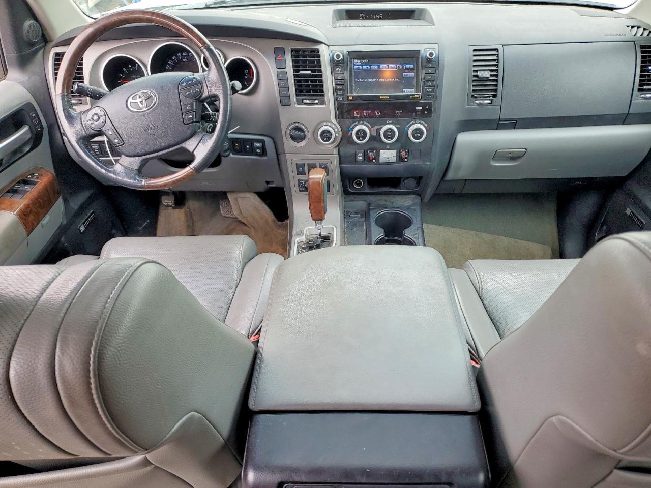 2010 TOYOTA Sequoia