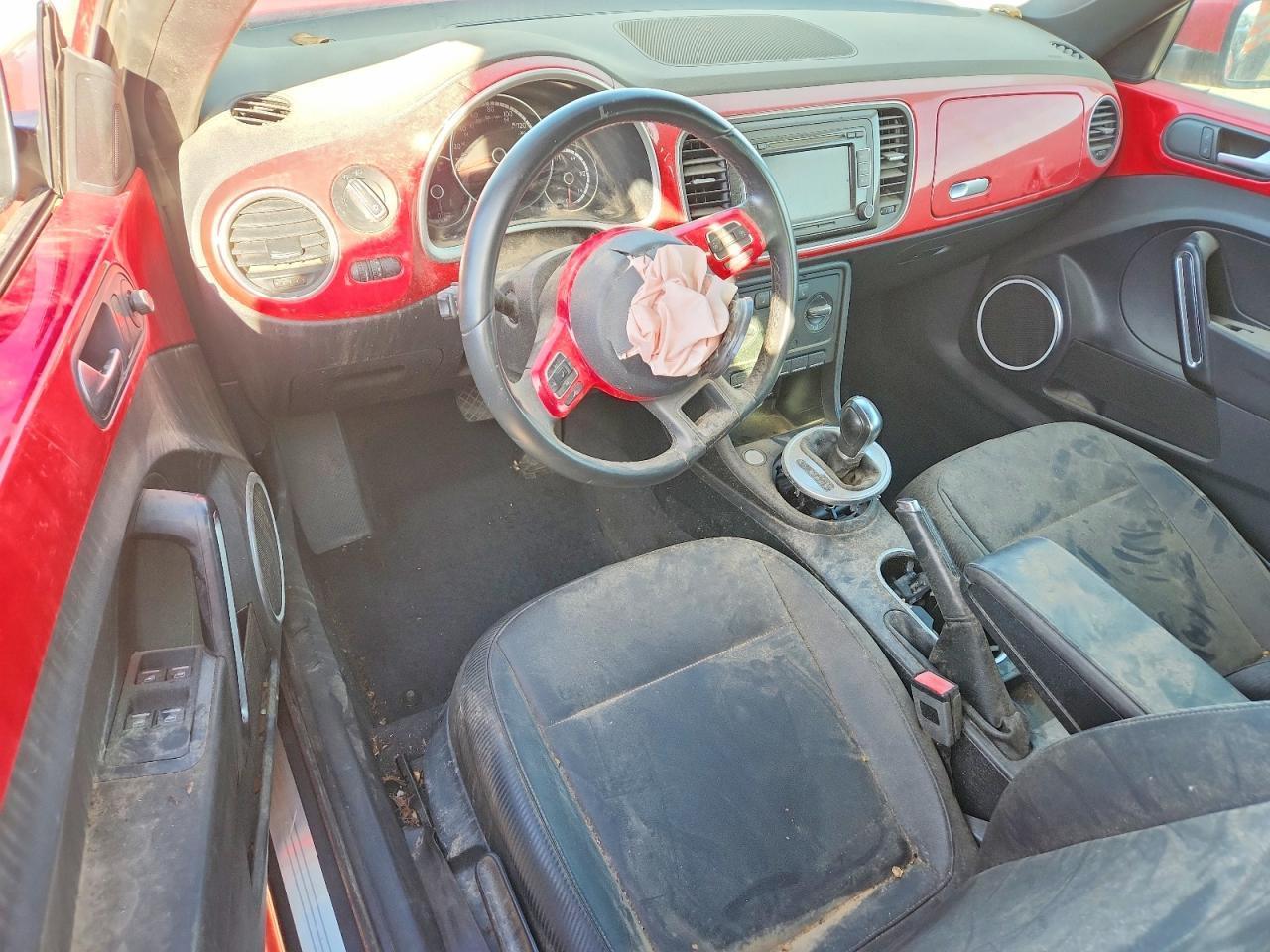 2015 VOLKSWAGEN Beetle